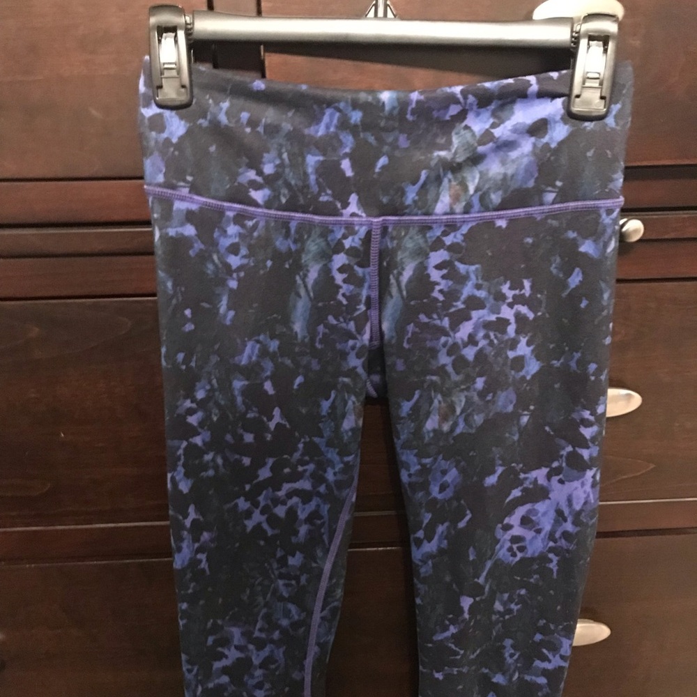 Lululemon Wunder Under Crop size 4